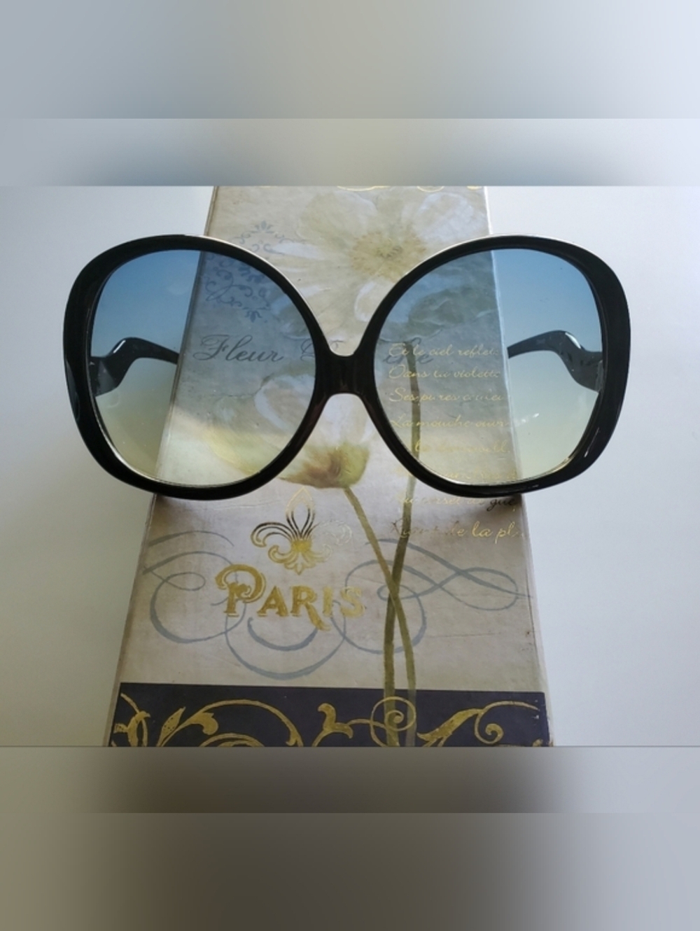 Sunglasses - Italy Design. Shiny Black Frame with Gradient Lenses